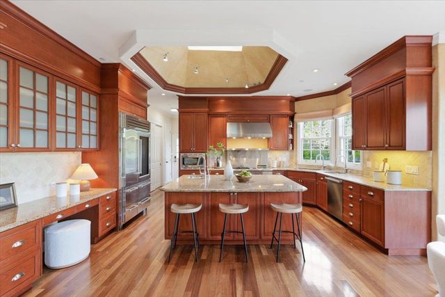 1215 Tournament Drive, Hillsborough, CA 94010