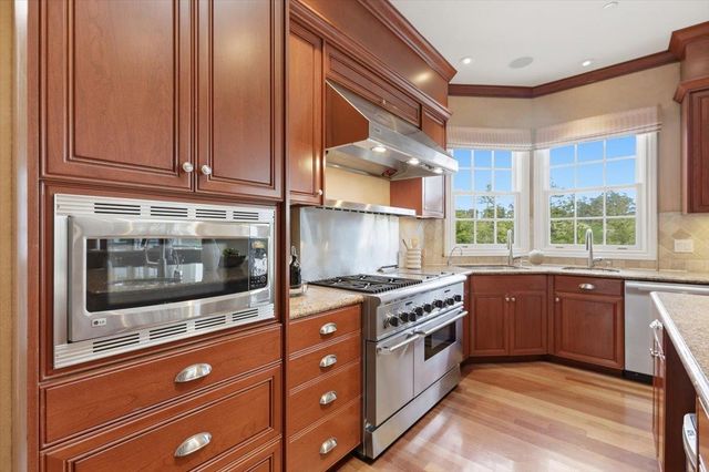 1215 Tournament Drive, Hillsborough, CA 94010