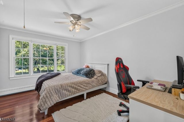 6 Park Ln, Jefferson Twp., NJ 07438