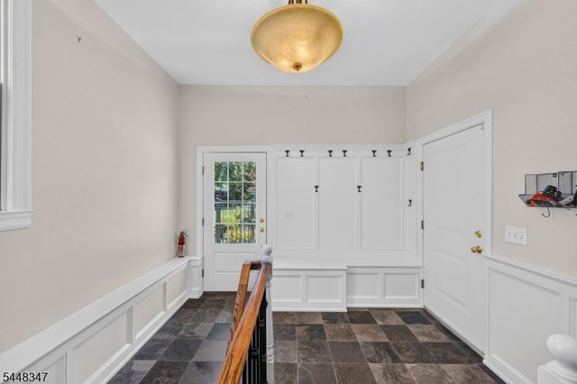 6 Park Ln, Jefferson Twp., NJ 07438