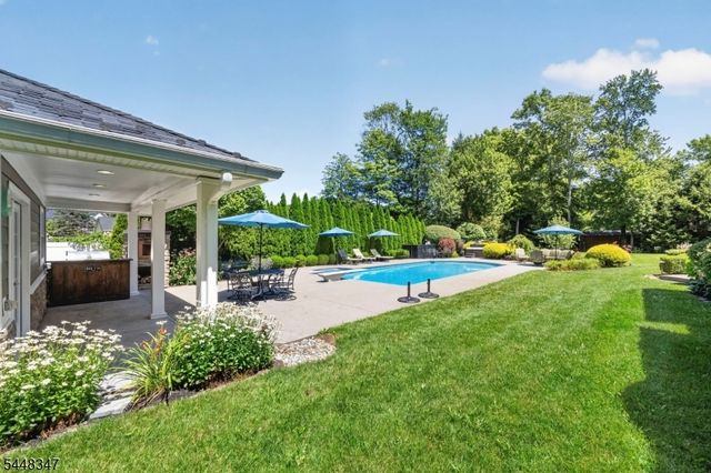 6 Park Ln, Jefferson Twp., NJ 07438