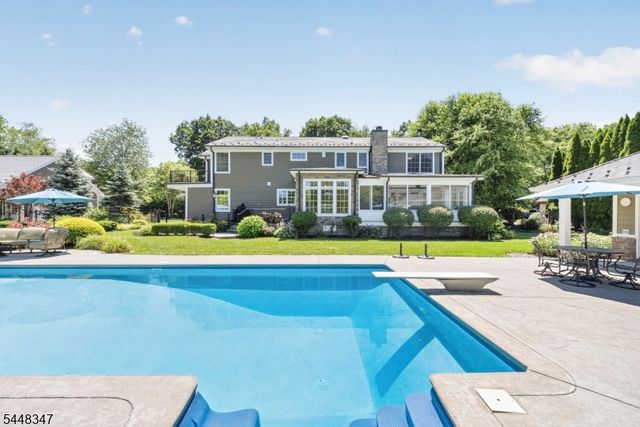 6 Park Ln, Jefferson Twp., NJ 07438