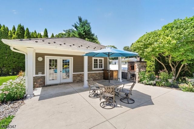 6 Park Ln, Jefferson Twp., NJ 07438
