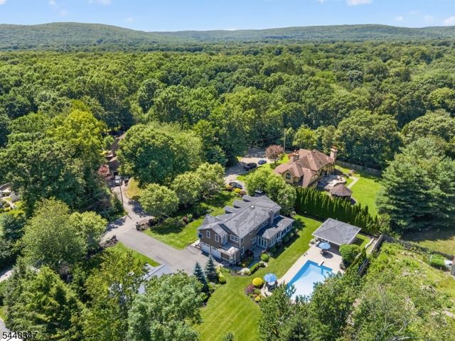 6 Park Ln, Jefferson Twp., NJ 07438