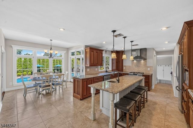 6 Park Ln, Jefferson Twp., NJ 07438