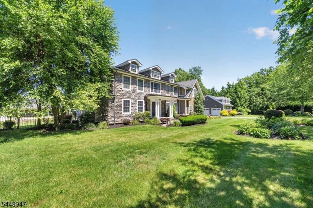 6 Park Ln, Jefferson Twp., NJ 07438