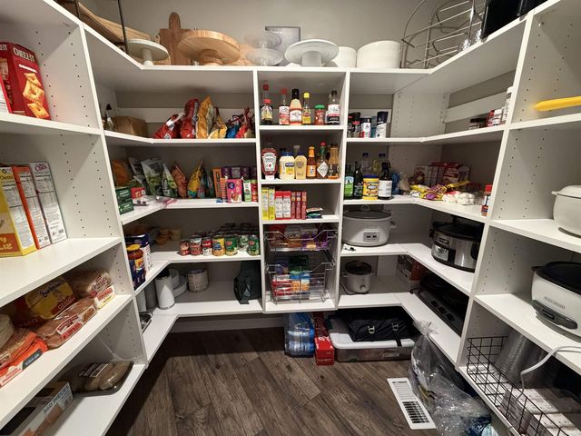 2016 Fairway Drive, Auburn, IN 46706