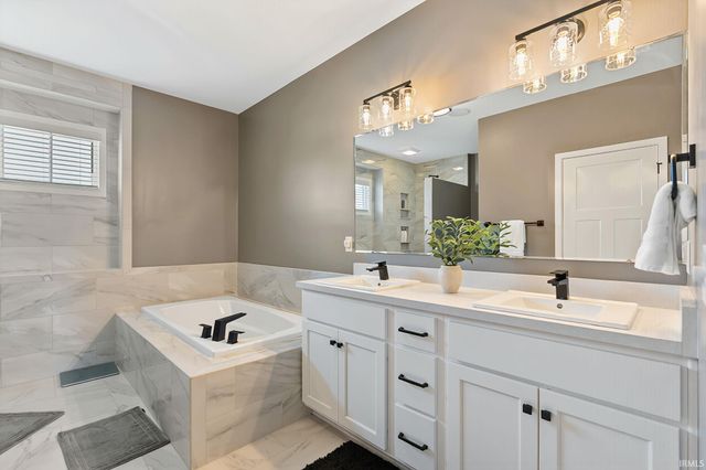 2016 Fairway Drive, Auburn, IN 46706