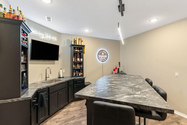 2016 Fairway Drive, Auburn, IN 46706