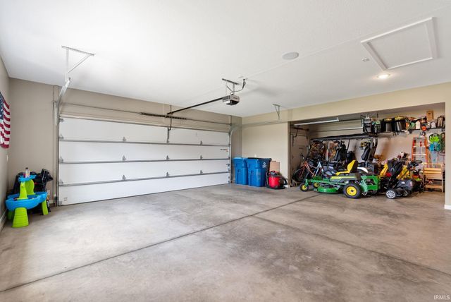 2016 Fairway Drive, Auburn, IN 46706