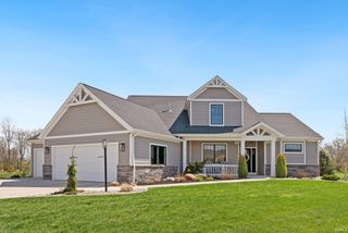 2016 Fairway Drive, Auburn, IN 46706