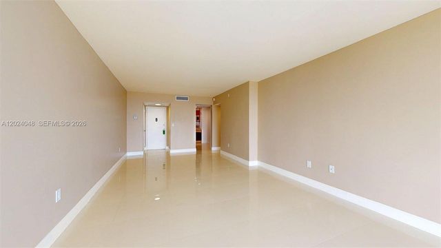 20100 W Country Club Dr 801, Aventura, FL 33180