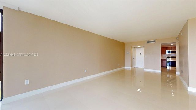 20100 W Country Club Dr 801, Aventura, FL 33180