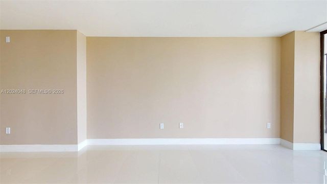 20100 W Country Club Dr 801, Aventura, FL 33180