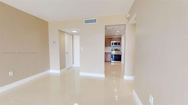 20100 W Country Club Dr 801, Aventura, FL 33180