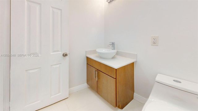 20100 W Country Club Dr 801, Aventura, FL 33180