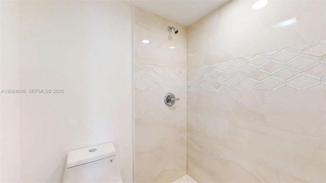 20100 W Country Club Dr 801, Aventura, FL 33180