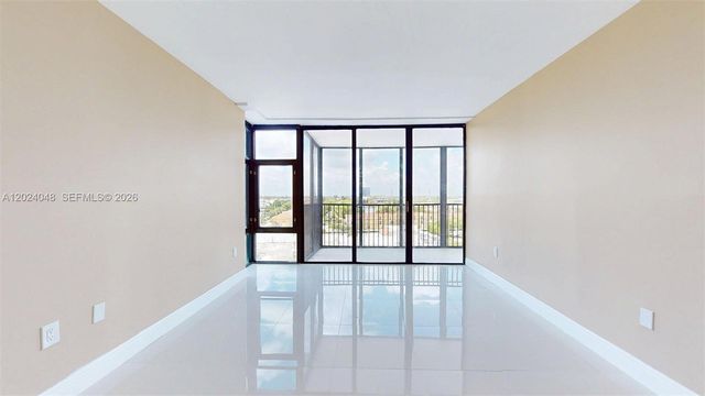 20100 W Country Club Dr 801, Aventura, FL 33180