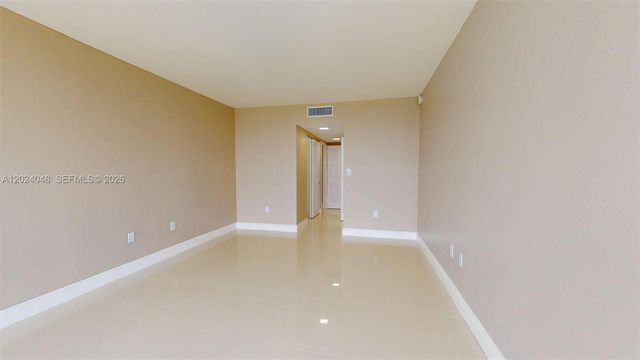 20100 W Country Club Dr 801, Aventura, FL 33180