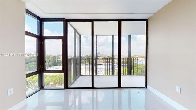 20100 W Country Club Dr 801, Aventura, FL 33180