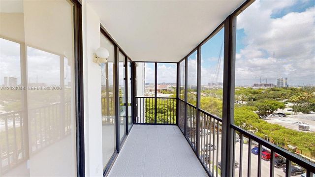 20100 W Country Club Dr 801, Aventura, FL 33180
