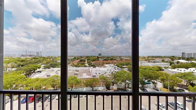 20100 W Country Club Dr 801, Aventura, FL 33180