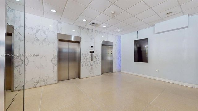 20100 W Country Club Dr 801, Aventura, FL 33180