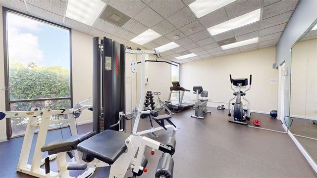 20100 W Country Club Dr 801, Aventura, FL 33180