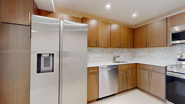 20100 W Country Club Dr 801, Aventura, FL 33180