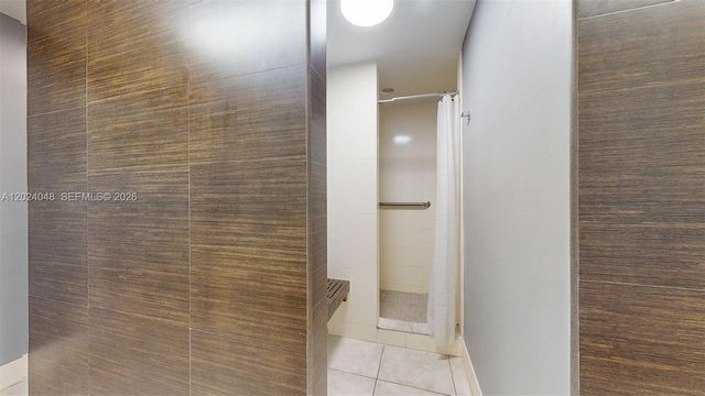 20100 W Country Club Dr 801, Aventura, FL 33180
