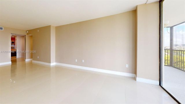 20100 W Country Club Dr 801, Aventura, FL 33180