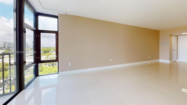 20100 W Country Club Dr 801, Aventura, FL 33180