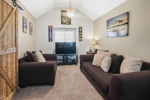 46686 Heather Lane, New Baltimore, MI 48051