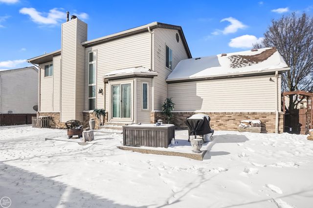 46686 Heather Lane, New Baltimore, MI 48051