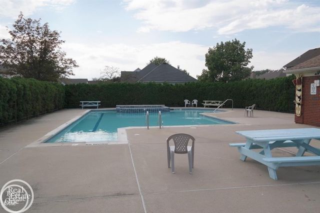 46686 Heather Lane, New Baltimore, MI 48051