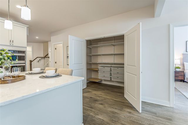 3077 N Spurway Drive, Ann Arbor, MI 48105