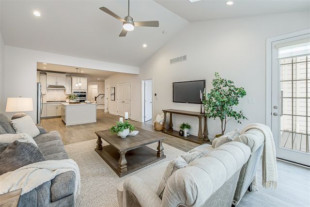 3077 N Spurway Drive, Ann Arbor, MI 48105