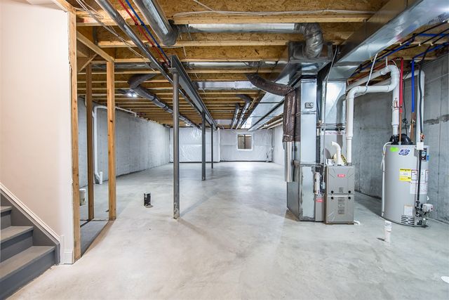 3077 N Spurway Drive, Ann Arbor, MI 48105