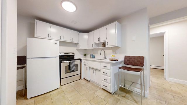 109 Warren St. 3, Watertown, MA 02472