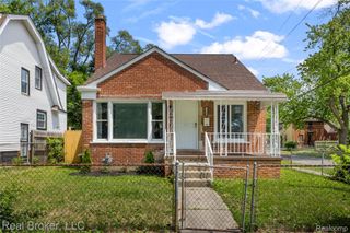 15000 Stansbury Street, Detroit, MI 48227