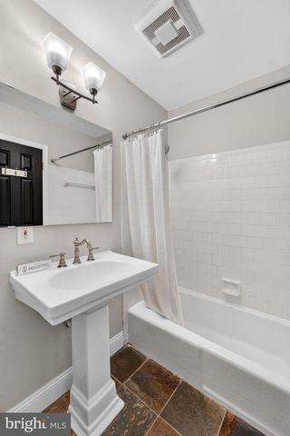 1117 G ST SE, Washington, DC 20003