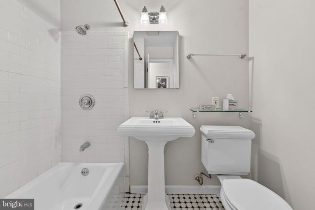 1117 G ST SE, Washington, DC 20003