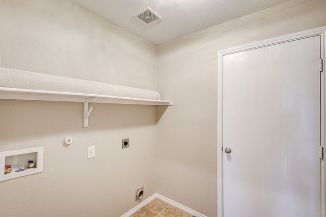 6008 English Saddle Lane, Denton, TX 76210