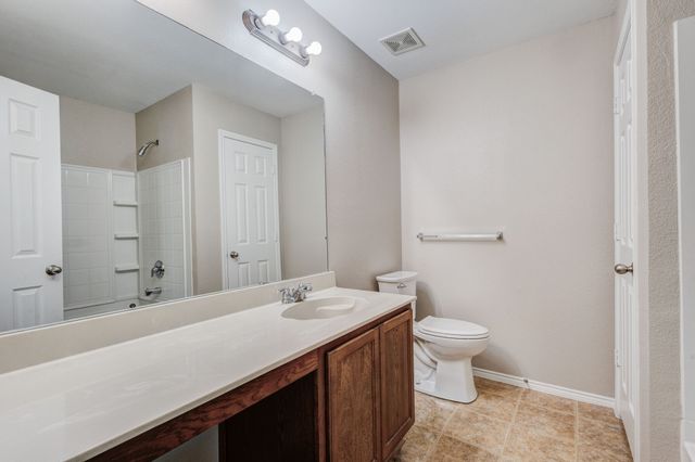 6008 English Saddle Lane, Denton, TX 76210