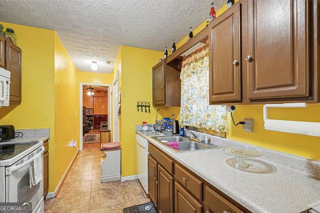 204 Hailey Lane, Griffin, GA 30223