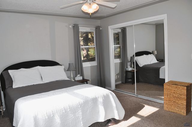 1302 38TH, Rapid City, SD 57702