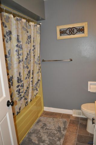 1302 38TH, Rapid City, SD 57702