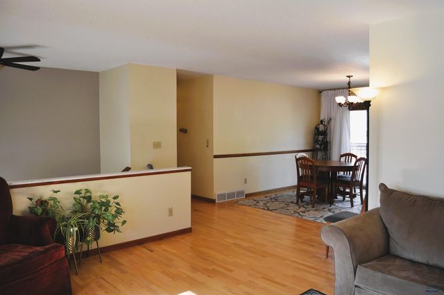 1302 38TH, Rapid City, SD 57702