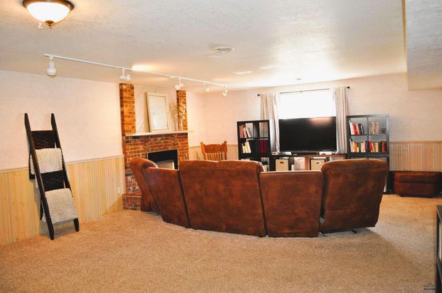 1302 38TH, Rapid City, SD 57702