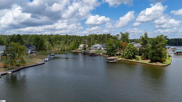 301 Portland Circle, Greenwood, SC 29649